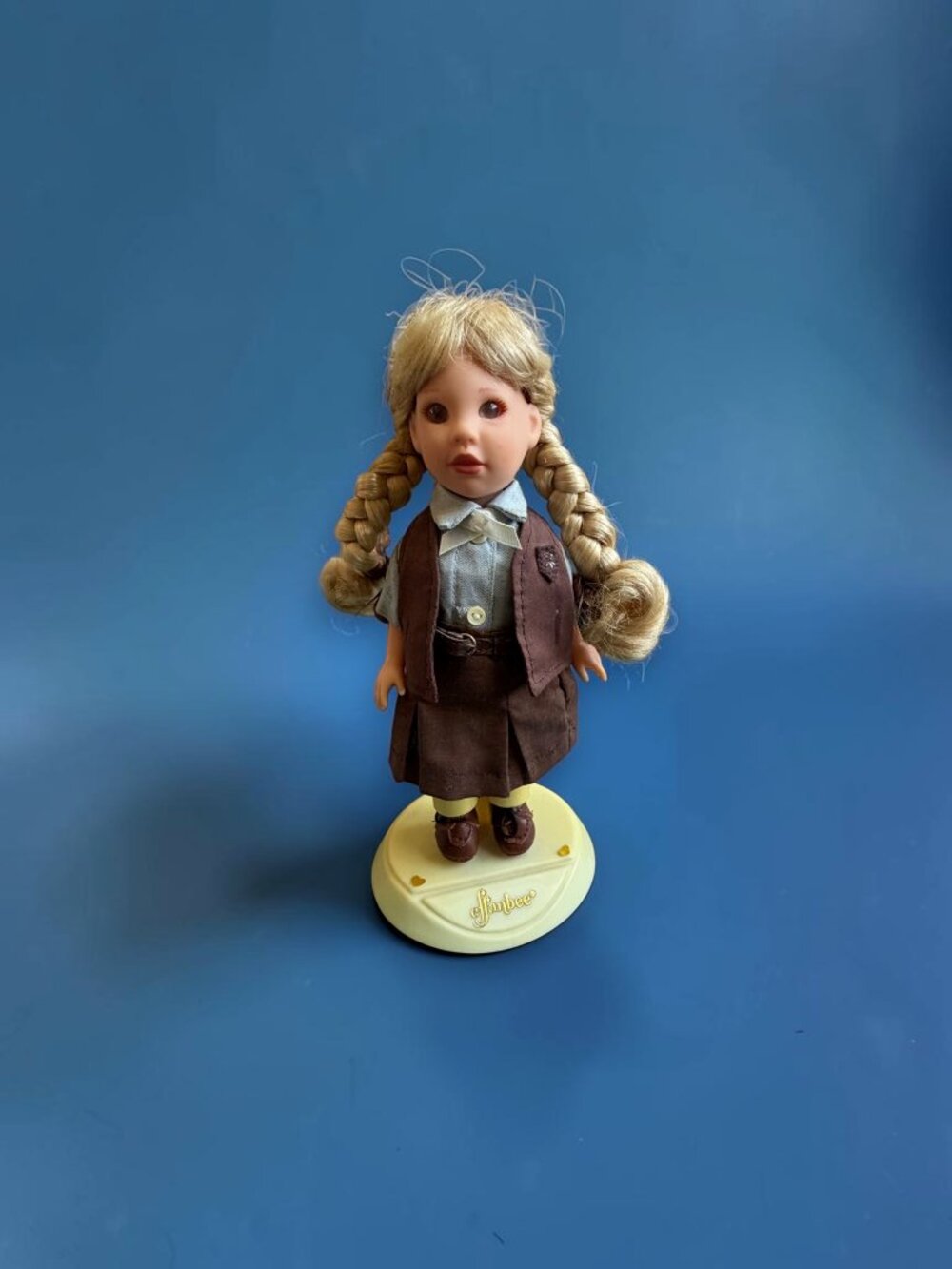 RARE VINTAGE 1988 Effanbee Blonde Girl Scout Doll 9" Braided Hair w/ Stand